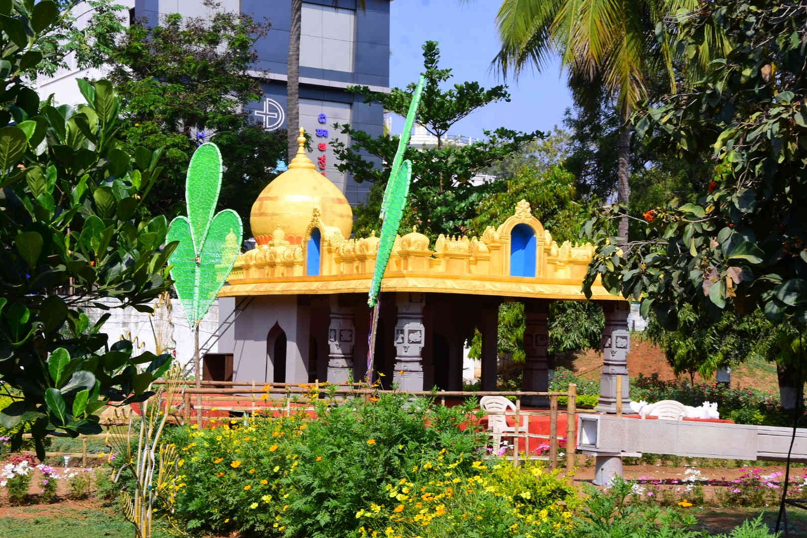 ಚಿತ್ರದುರ್ಗ: ಇಂದಿನಿಂದ ಫಲ-ಪುಷ್ಪ ವೈಭವ; ತಿಪ್ಪೇರುದ್ರಸ್ವಾಮಿ ದರ್ಶನ, ರೈತರಿಗೆ 15 ಕೋಟಿ ಬೆಳೆ ವಿಮೆ ಗುಡ್ ನ್ಯೂಸ್!