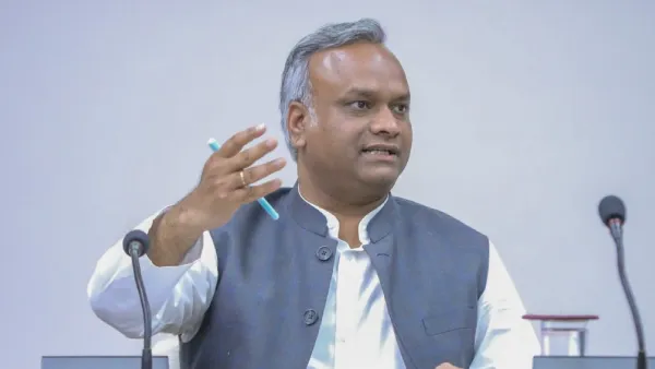 ಗ್ರಾಪಂ ಅಧಿಕಾರ ಕಸಿದರೆ ಸುಮ್ಮನಿರಲ್ಲ”: ಕೇಂದ್ರದ ವಿರುದ್ಧ ಪ್ರಿಯಾಂಕ್ ಖರ್ಗೆ ಗುಡುಗು!