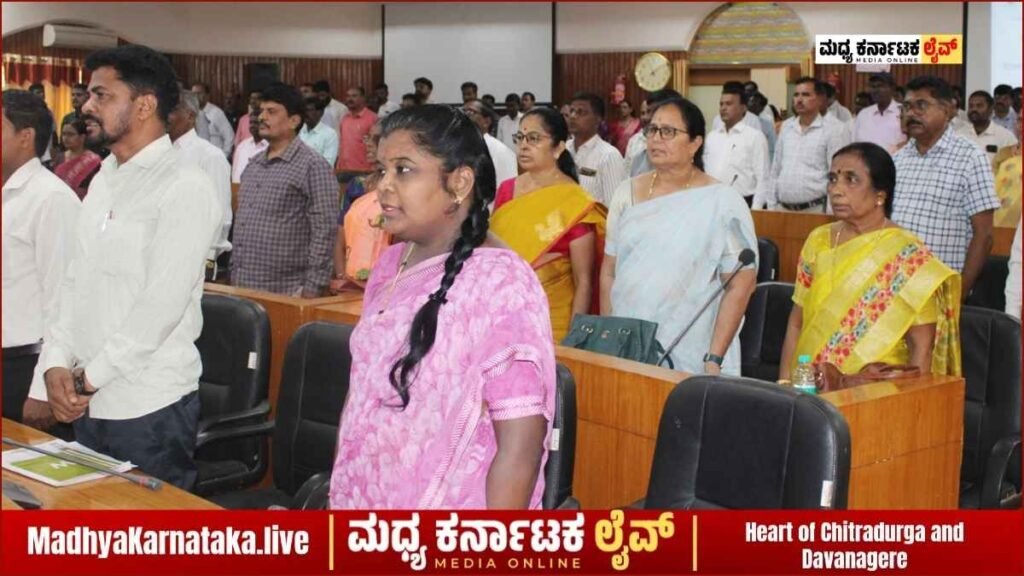 DDPI MR Manjunath inaugurating HPV vaccination training program for high school headmasters in Chitradurga.